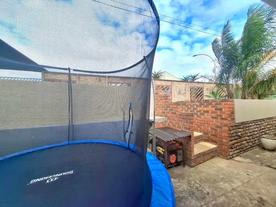 4 Bedroom Property for Sale in Dorchester Heights Eastern Cape